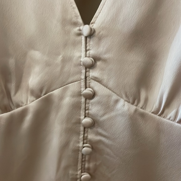 Abercrombie & Fitch Champagne Satin Blouse with Open Tie Back Size Small - Picture 8 of 17